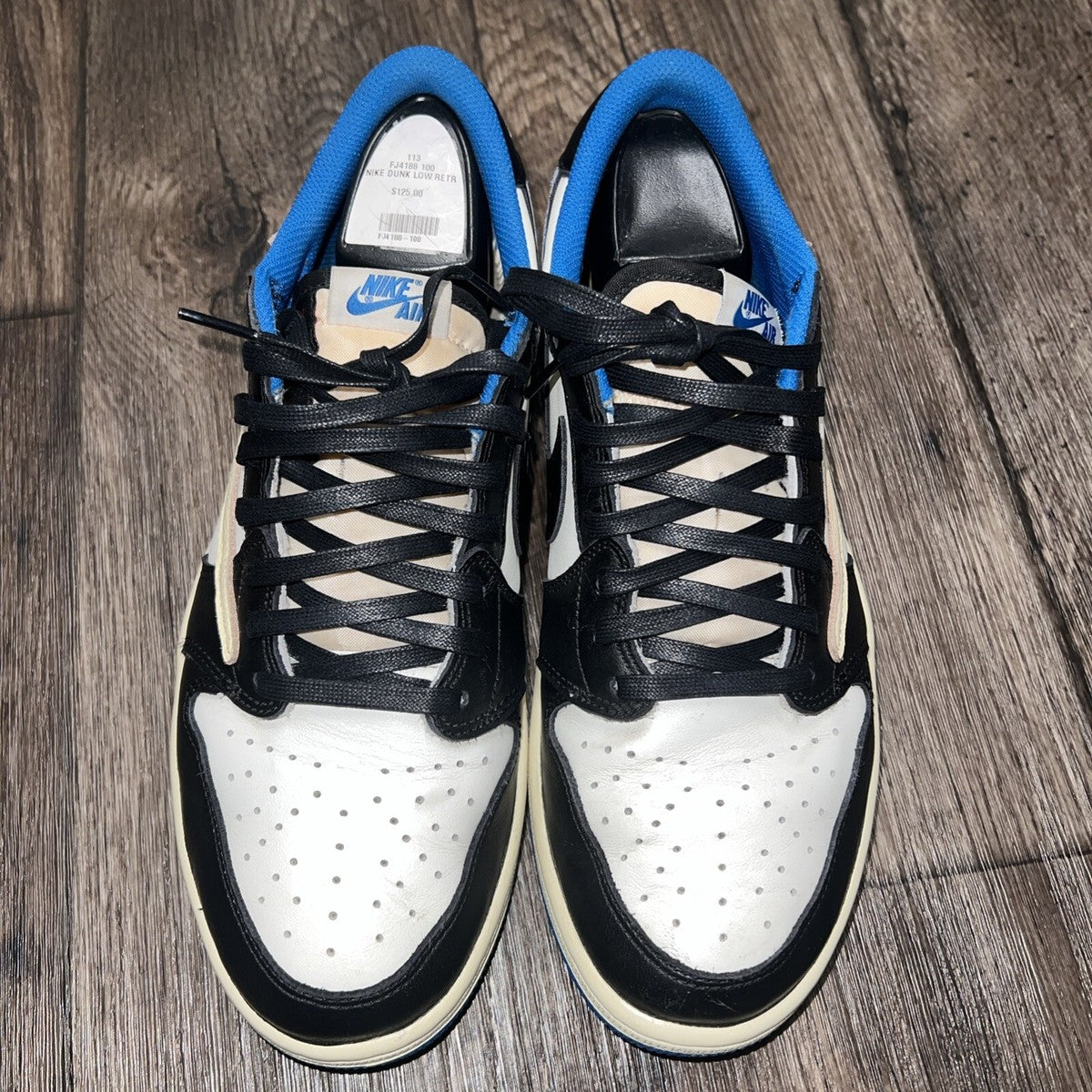 Air Jordan 1 Low
Travis Scott x Fragment
