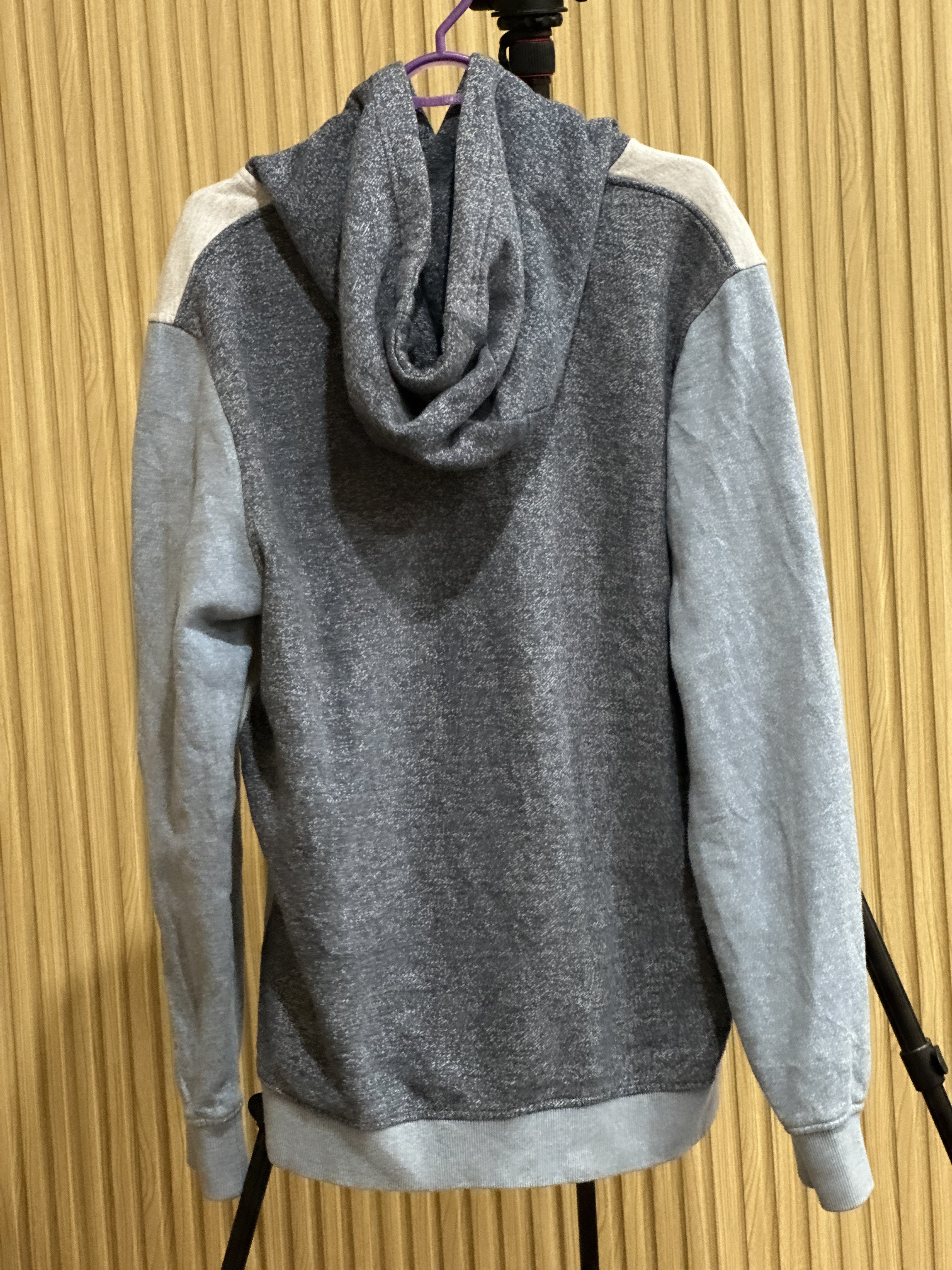 Two-Tone Casual Hoodie – Comfortable Everyday Wear