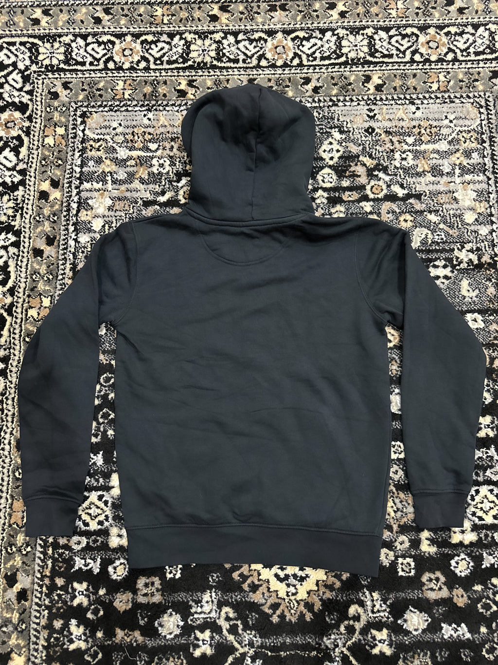 Classic Black Hoodie – Minimalist Everyday Style