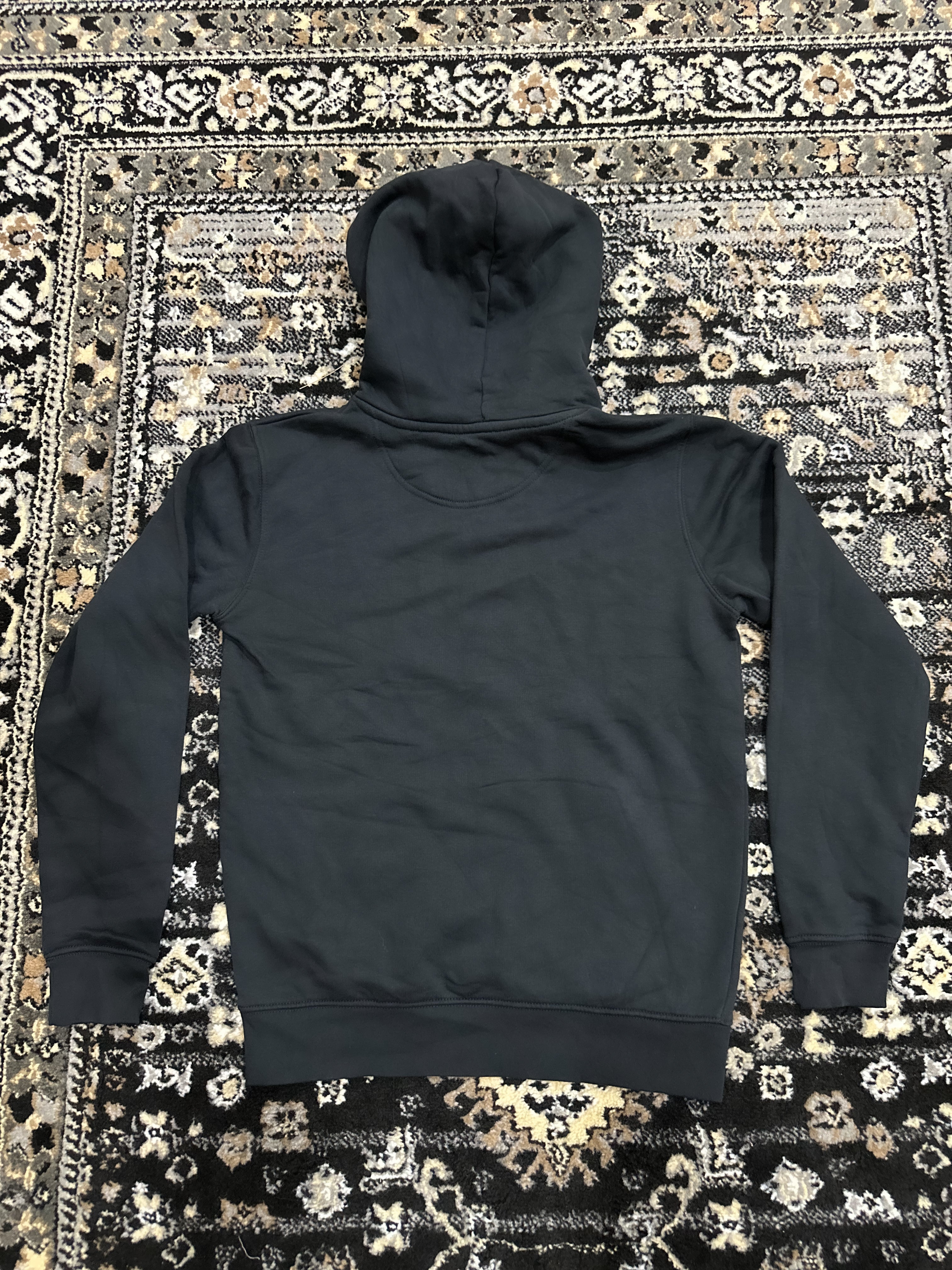 Classic Black Hoodie – Minimalist Everyday Style