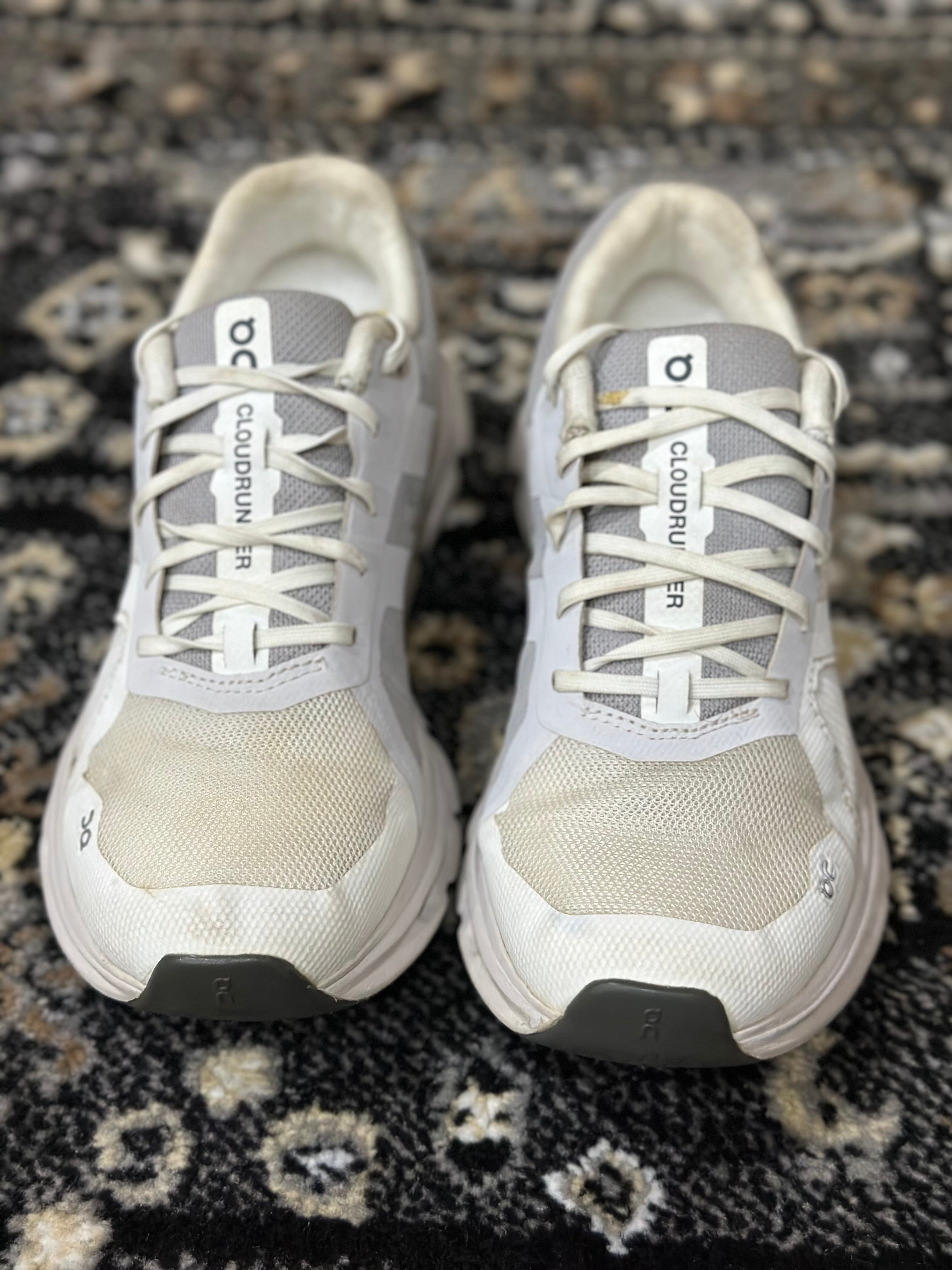 Preloved On Cloudrunner White/Grey Running Shoes