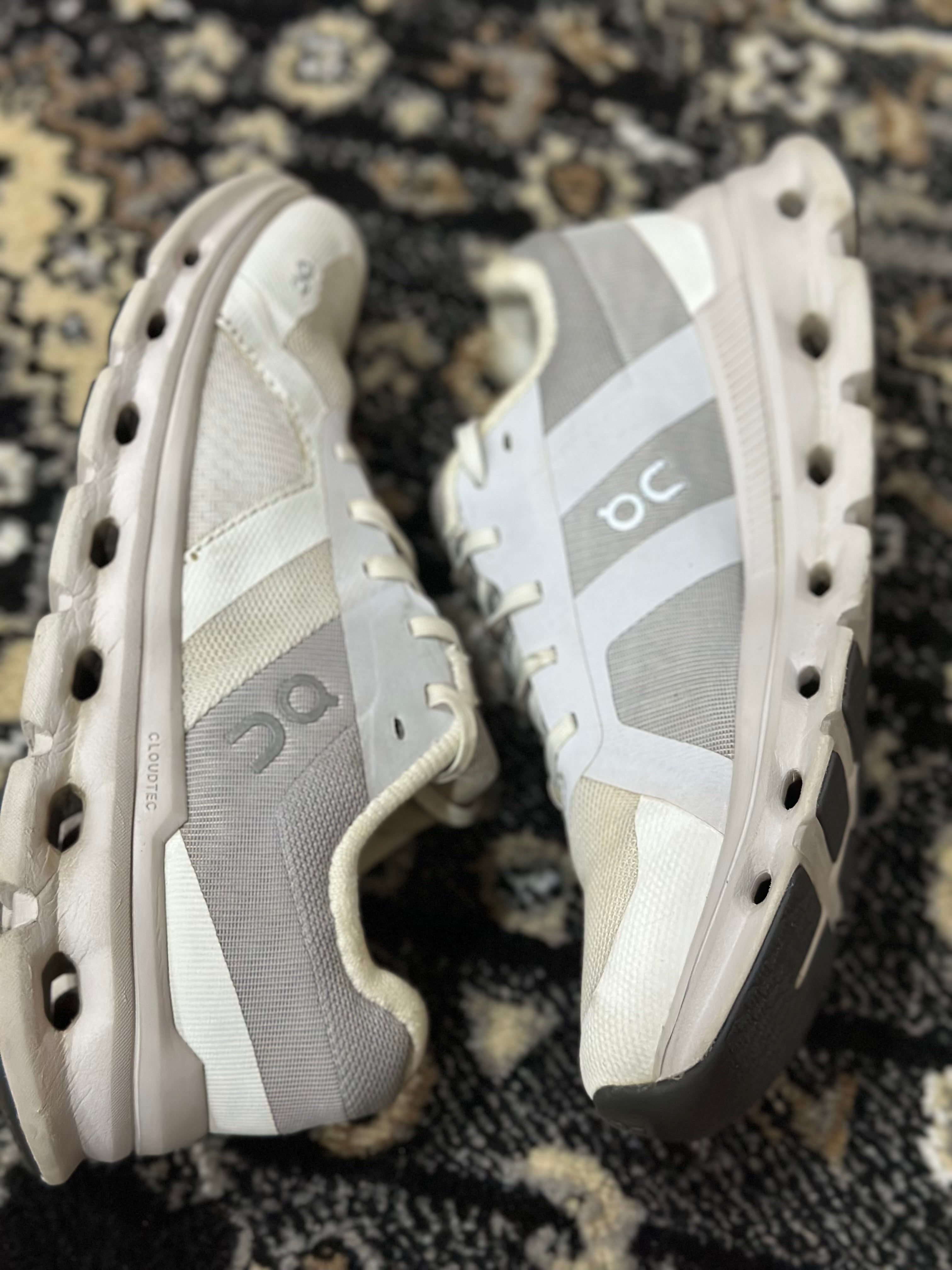 Preloved On Cloudrunner White/Grey Running Shoes