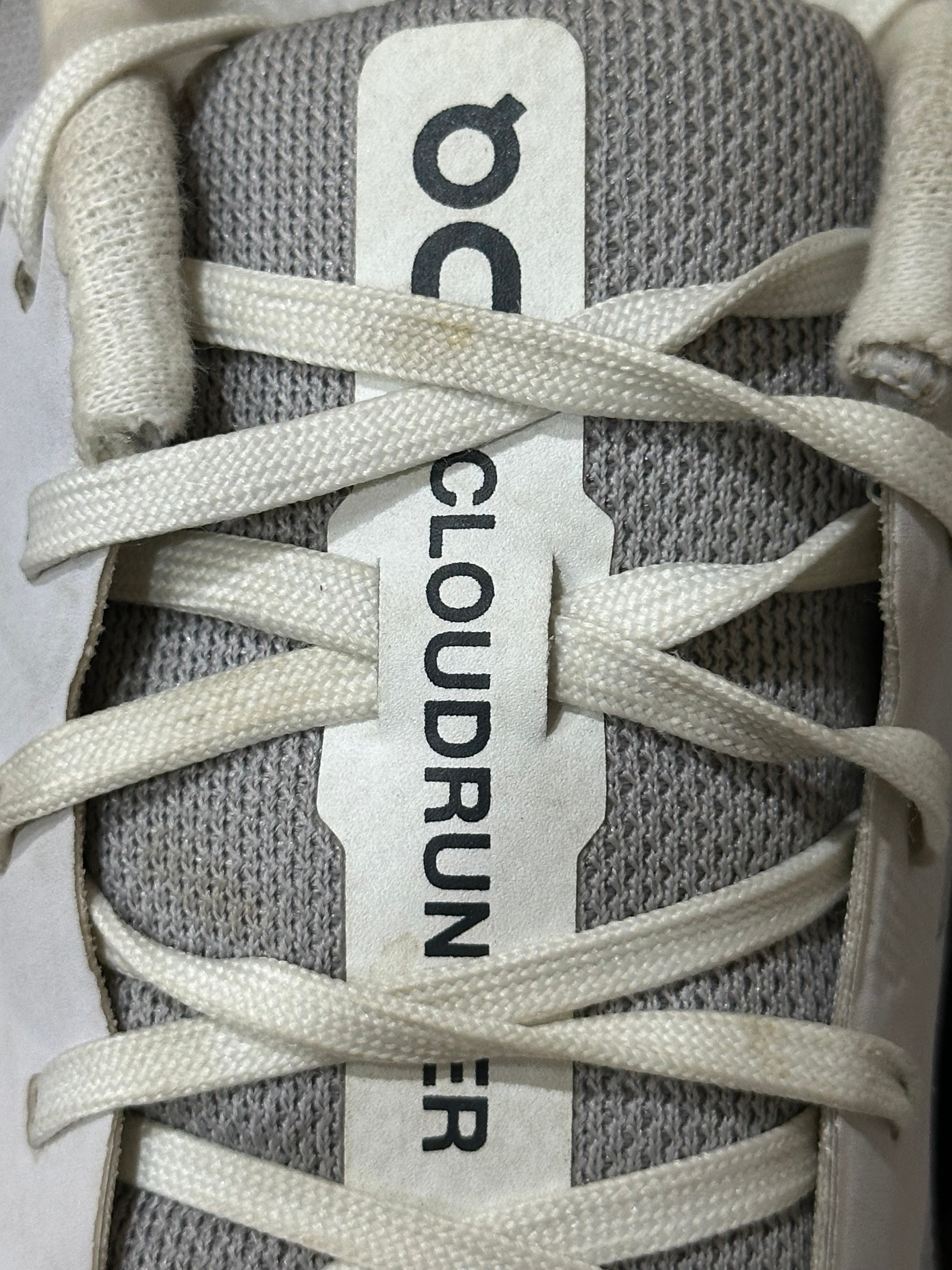 Preloved On Cloudrunner White/Grey Running Shoes