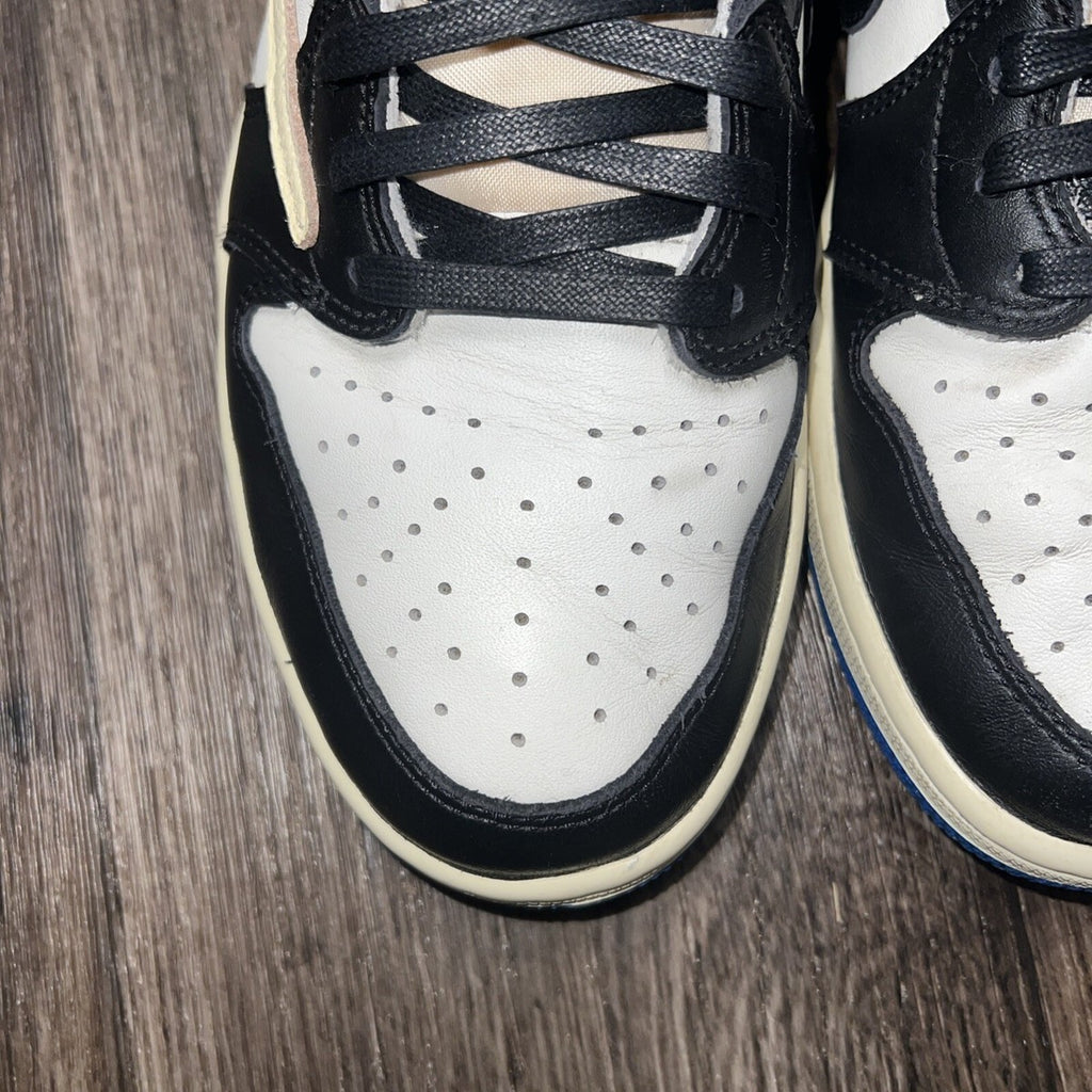 Air Jordan 1 Low
Travis Scott x Fragment