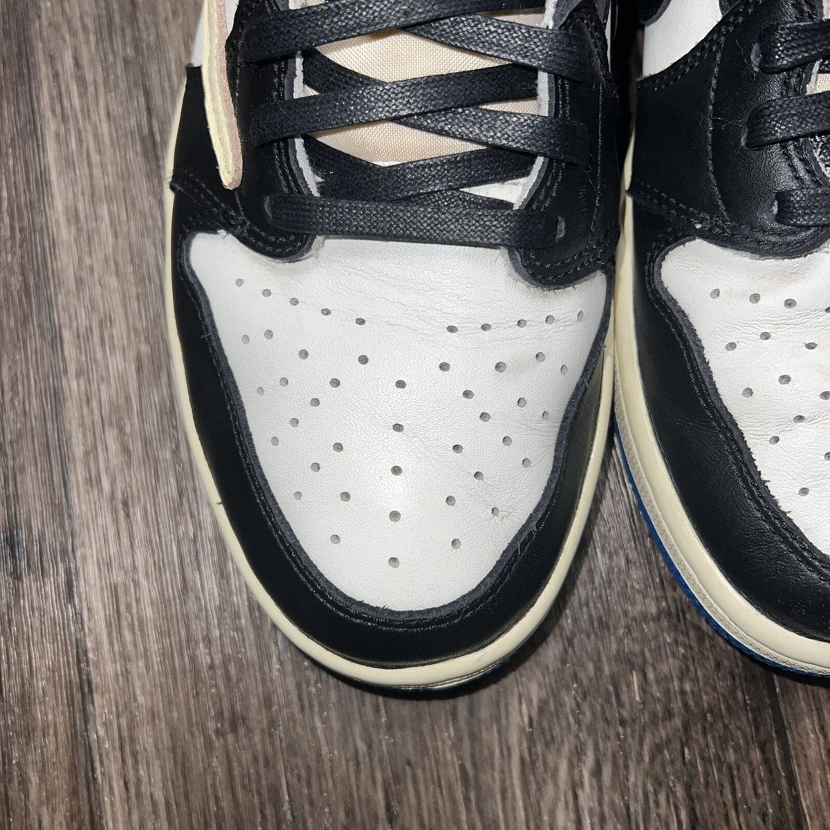 Air Jordan 1 Low
Travis Scott x Fragment