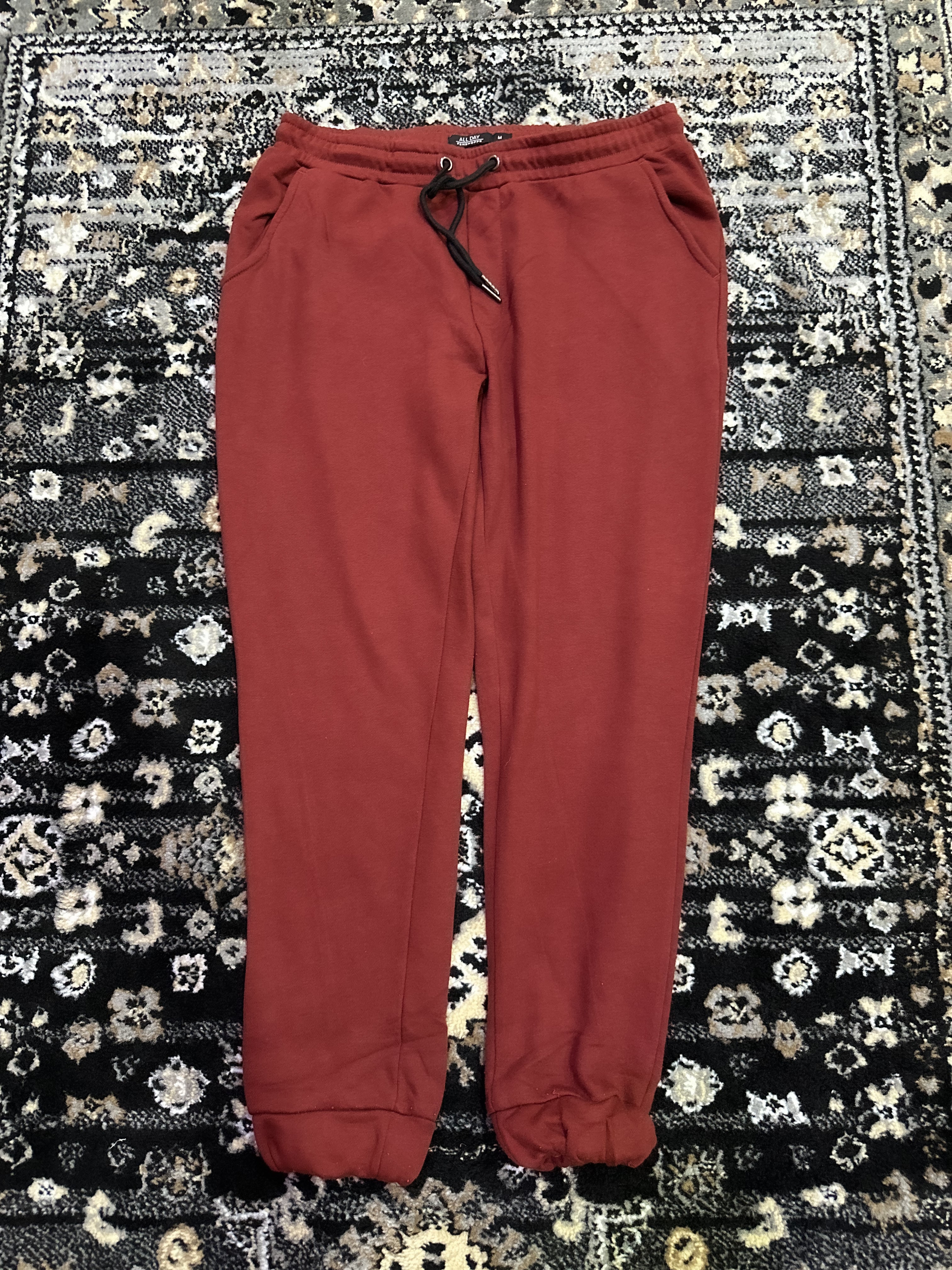ALL DAY PENSHOPPE Maroon Joggers – Preloved Casual Comfort