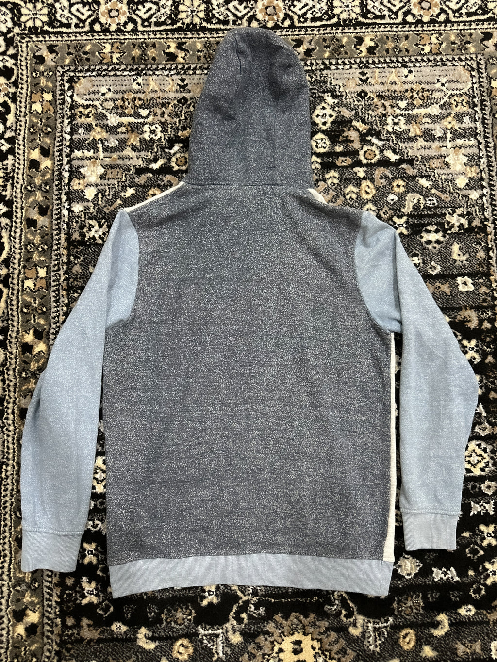 Two-Tone Casual Hoodie – Comfortable Everyday Wear