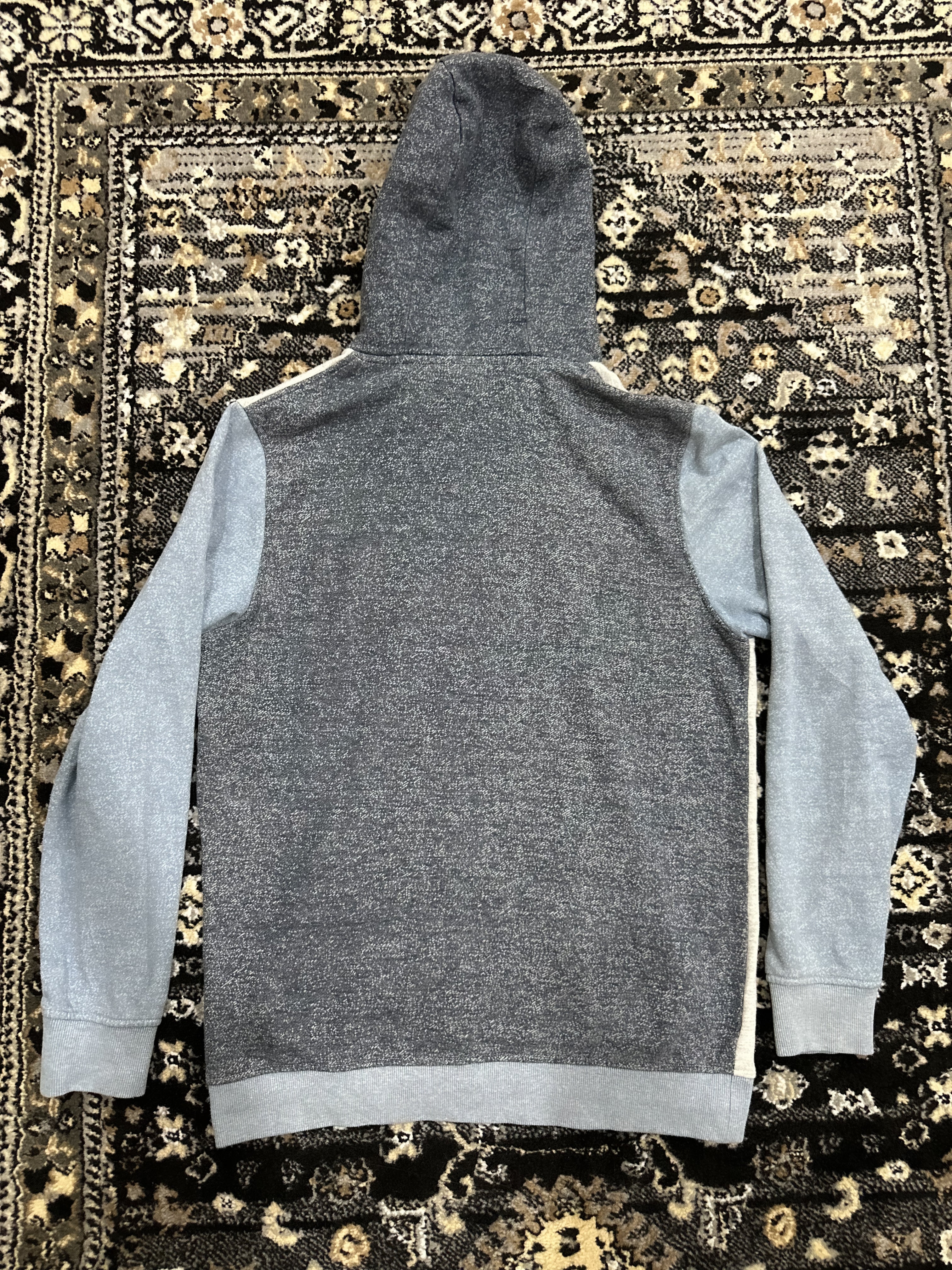 Two-Tone Casual Hoodie – Comfortable Everyday Wear