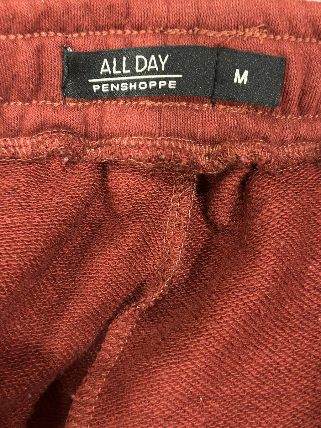 ALL DAY PENSHOPPE Maroon Joggers – Preloved Casual Comfort